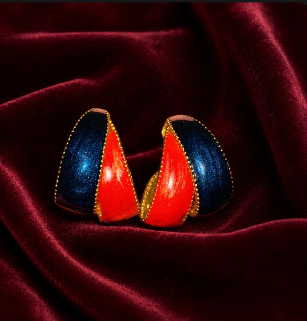 ✨ Midnight & Crimson Enamel Statement Earrings – Vintage Gold-Tone Design